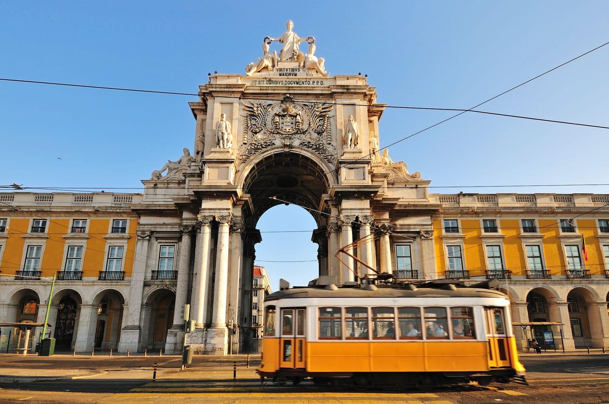 Pousada de Lisboa Praça do Comércio - Small Luxury Hoteles of the World Exterior foto The Rossio railway station