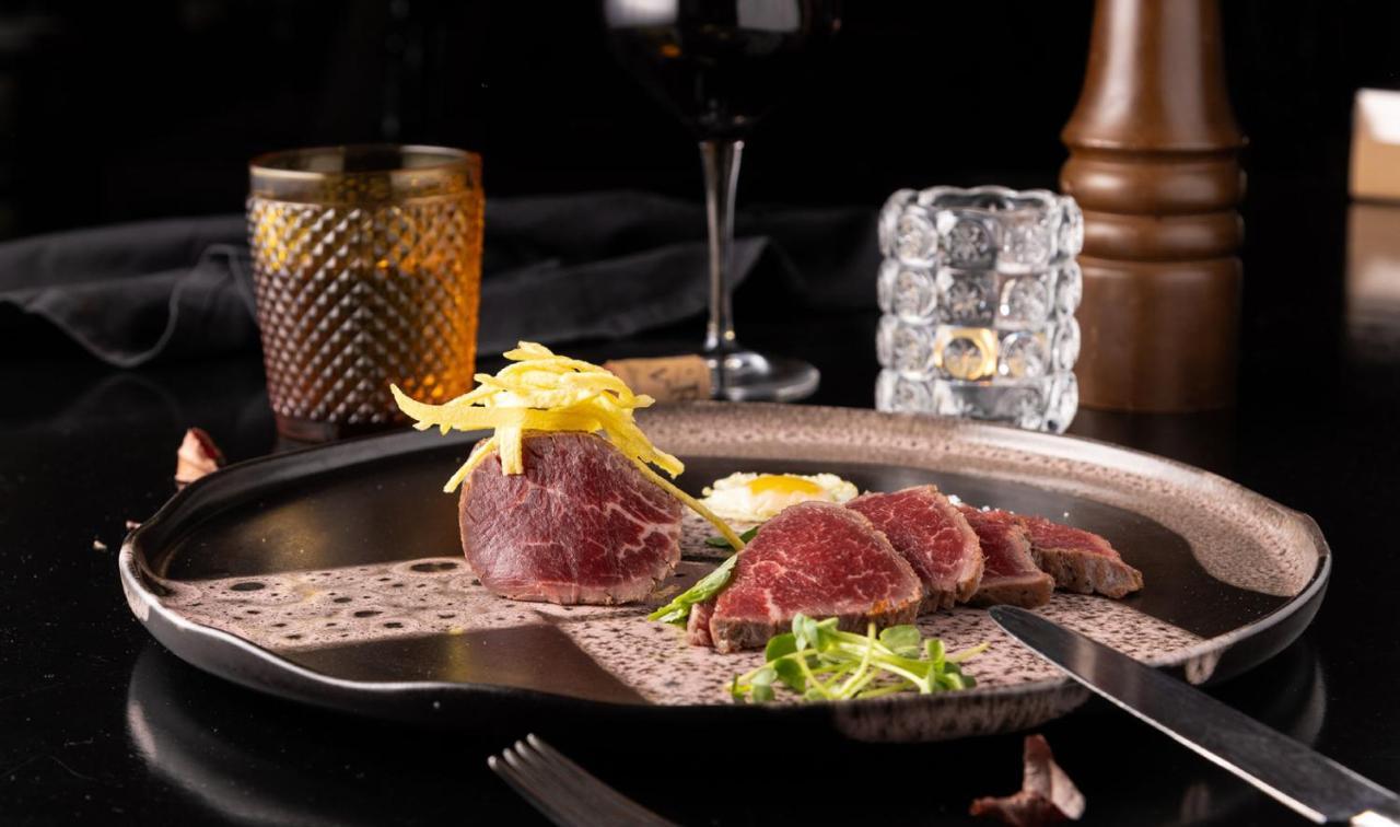 Pousada de Lisboa Praça do Comércio - Small Luxury Hoteles of the World Exterior foto A steak prepared sous-vide
